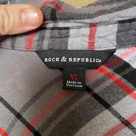 Button up top - Picture 2 of 4